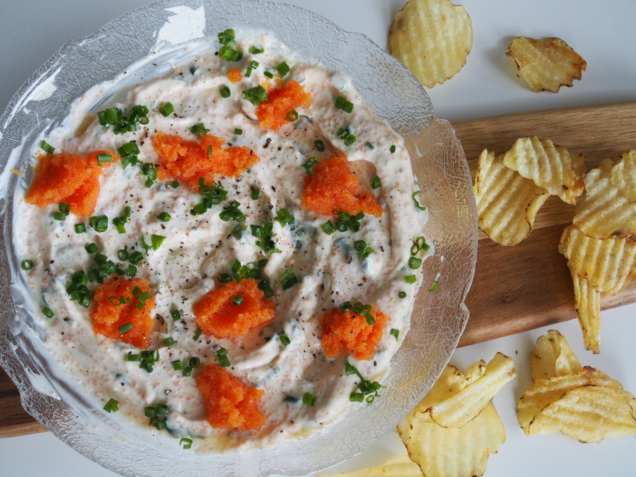Roe dip with chips